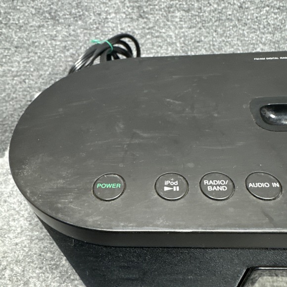 Sony XDR-S10HDiP FM/AM HD Radio iPod Dock - Picture 3 of 7